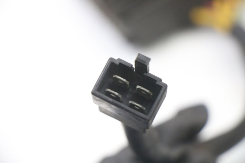 photo de REGULATOR ŁADOWANIA GILERA NEXUS 300 (2008 - 2013) - Zbliżenie techniczne