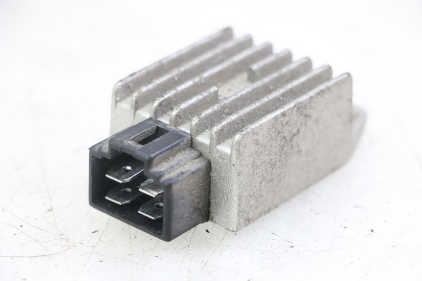 photo de REGULATOR ŁADOWANIA GOES WIKI 125 (2010 - 2015) - Szczegół części