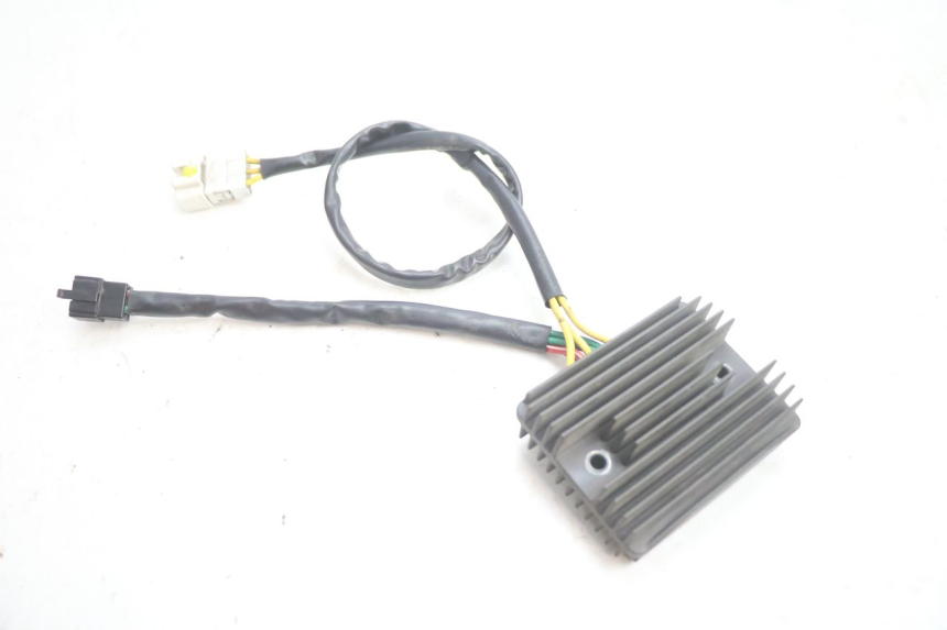 photo de REGULATOR ŁADOWANIA GILERA GP 800 (2007 - 2013) - Widok główny