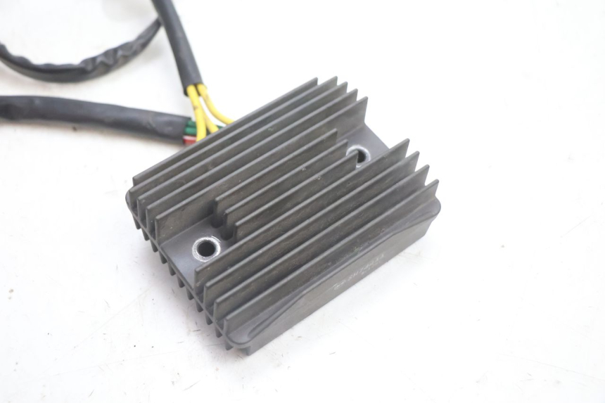 photo de REGULATOR ŁADOWANIA GILERA GP 800 (2007 - 2013) - Szczegół części