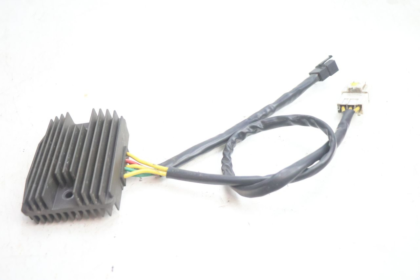 photo de REGULATOR ŁADOWANIA GILERA GP 800 (2007 - 2013) - Inny kąt widzenia