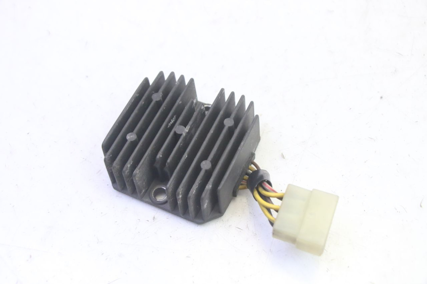 photo de REGULATOR ŁADOWANIA KAWASAKI GPX R WARBIRD 600 (1988 - 1993) - Szczegół części