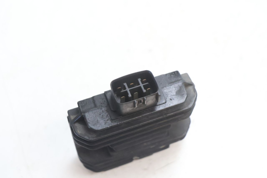 photo de REGULATOR ŁADOWANIA SUZUKI GSR 600 (2005 - 2012) - Inny kąt widzenia