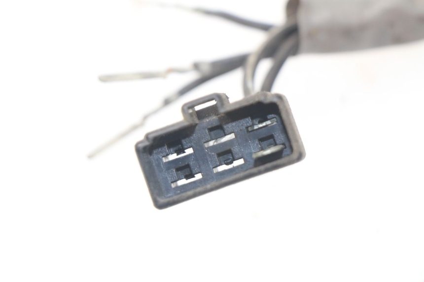 photo de REGULATOR ŁADOWANIA SUZUKI GSX-R GSXR 600 (2001 - 2003) - Zbliżenie techniczne