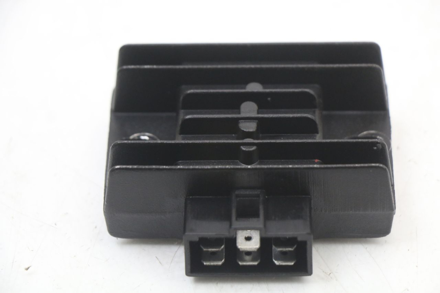 photo de REGULATOR ŁADOWANIA HYOSUNG GTR 125 (2006 - 2008) - Widok główny