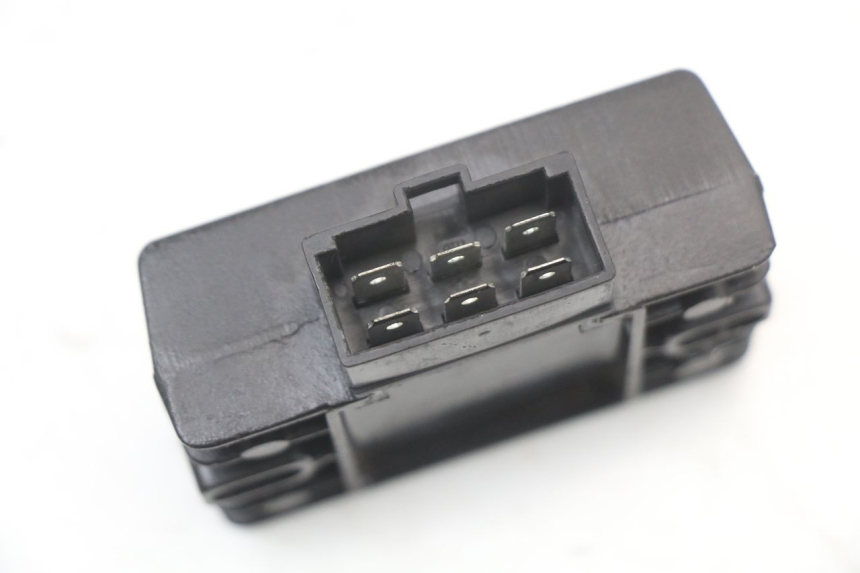 photo de REGULATOR ŁADOWANIA HYOSUNG GTR 125 (2006 - 2008) - Szczegół części