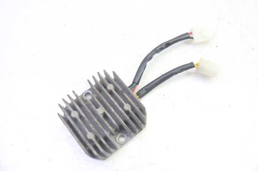 photo de REGULATOR ŁADOWANIA SYM GTS EVO 125 (2009 - 2013) - Widok główny