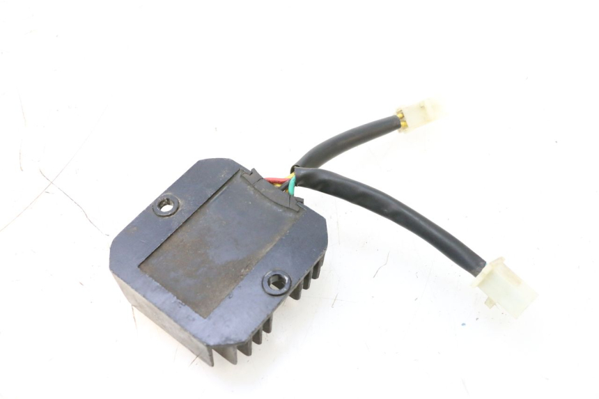 photo de REGULATOR ŁADOWANIA SYM GTS EVO 125 (2009 - 2013) - Zoom stanu zużycia