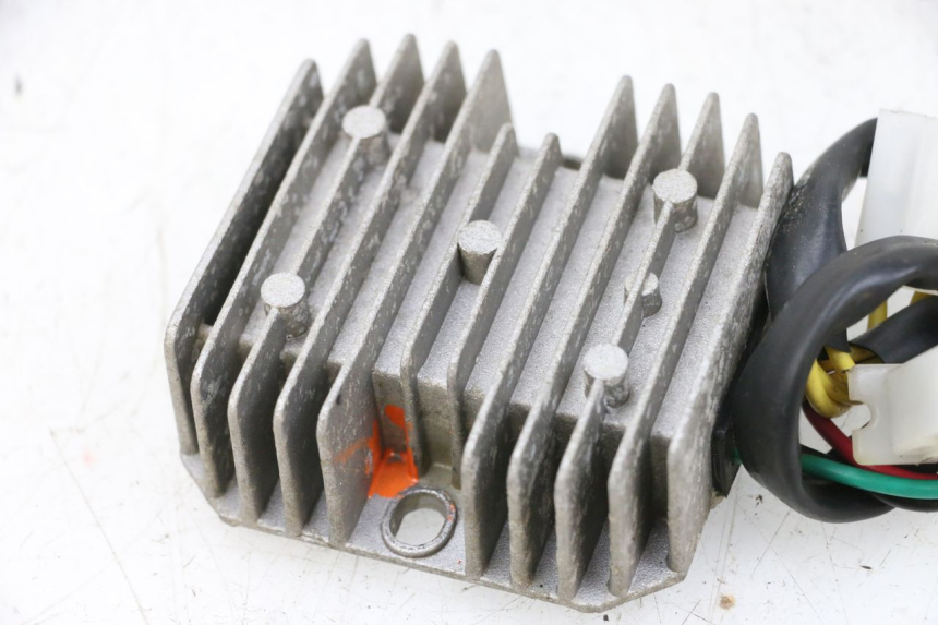 photo de REGULATOR ŁADOWANIA JM MOTORS GTS 125 (2015 - 2019) - Zoom stanu zużycia