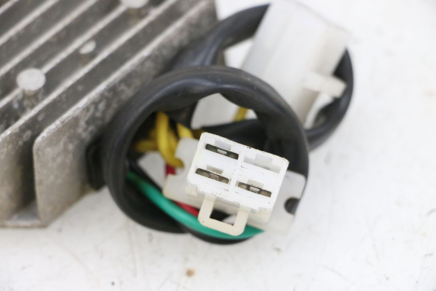 photo de REGULATOR ŁADOWANIA JM MOTORS GTS 125 (2015 - 2019) - Inny kąt widzenia