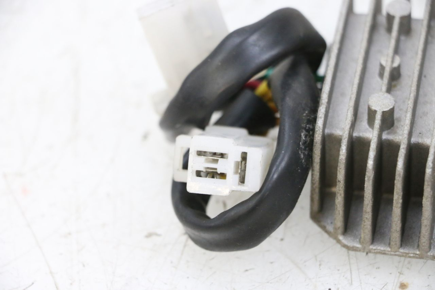 photo de REGULATOR ŁADOWANIA JM MOTORS GTS 125 (2015 - 2019) - Punkty mocowania