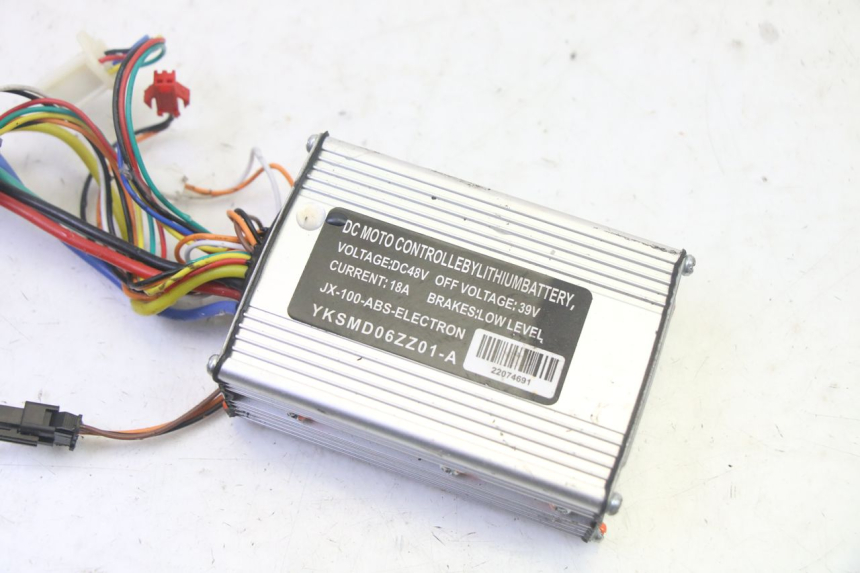 photo de REGULATOR ŁADOWANIA HITWAY H5 1 - Szczegół części