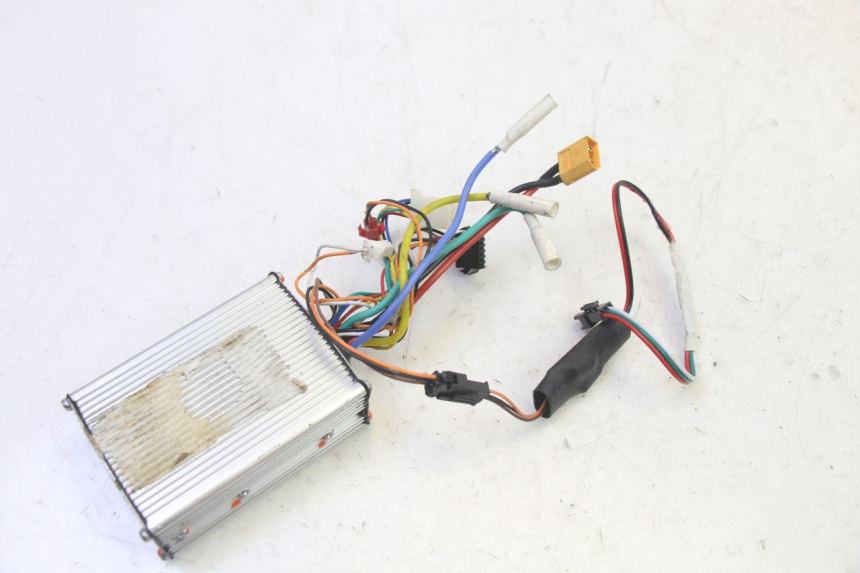 photo de REGULATOR ŁADOWANIA HITWAY H5 1 - Inny kąt widzenia