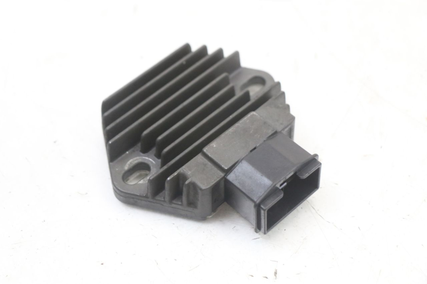 photo de REGULATOR ŁADOWANIA HONDA NES AROBASE 125 (2000 - 2003) - Widok główny