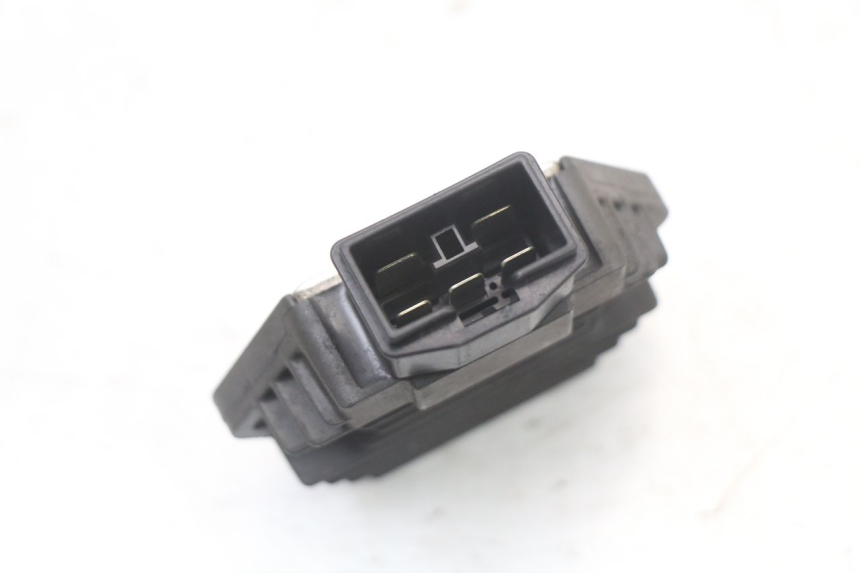 photo de REGULATOR ŁADOWANIA HONDA NES AROBASE 125 (2000 - 2003) - Zoom stanu zużycia