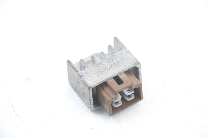 photo de REGULATOR ŁADOWANIA HONDA SCV LEAD 100 (2003 - 2007) - Szczegół części