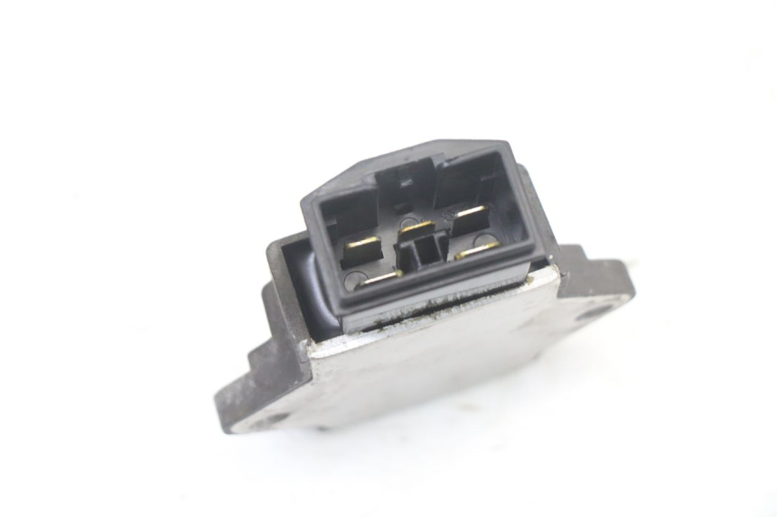 photo de REGULATOR ŁADOWANIA HONDA VT C2 SHADOW 750 (1997 - 2001) - Zoom stanu zużycia