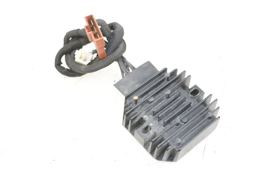 photo de REGULATOR ŁADOWANIA HUSQVARNA SVARTPILEN 401 (2018 - 2023) - Zbliżenie techniczne