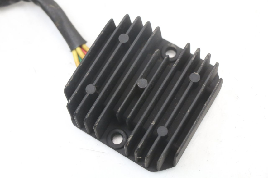 photo de REGULATOR ŁADOWANIA HYTRACK HY S 4X4 410 (2013 - 2016) - Zoom stanu zużycia