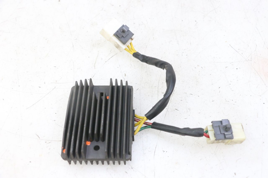 photo de REGULATOR ŁADOWANIA PIAGGIO IE MP3 YOURBAN 300 (2011 - 2016) - Zoom stanu zużycia