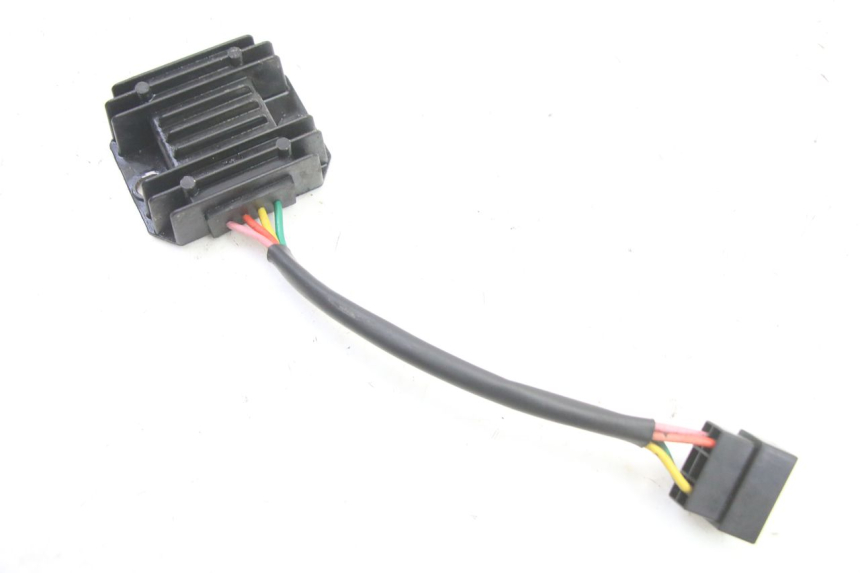 photo de REGULATOR ŁADOWANIA SYM JET 14 4T 50 (2018 - 2022) - Zoom stanu zużycia