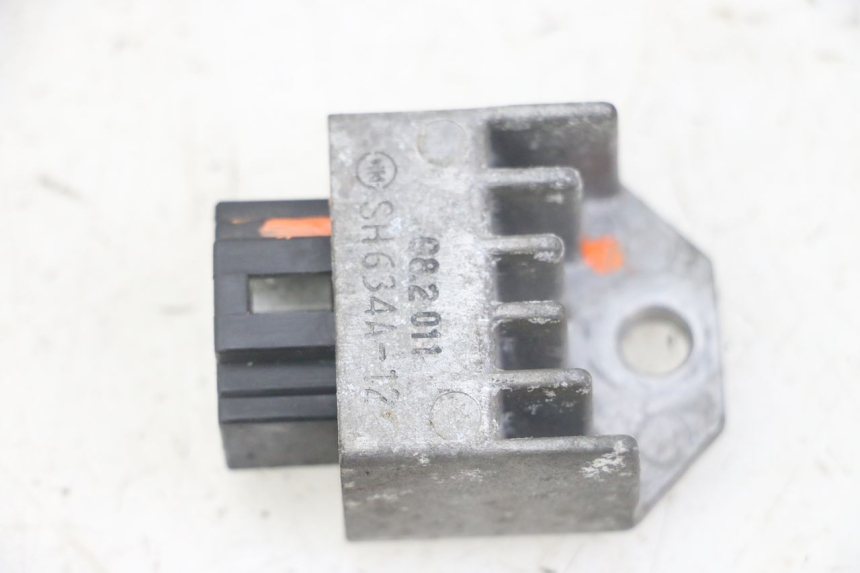 photo de REGULATOR ŁADOWANIA PEUGEOT JET FORCE CARBU 50 (2003 - 2016) - Widok główny