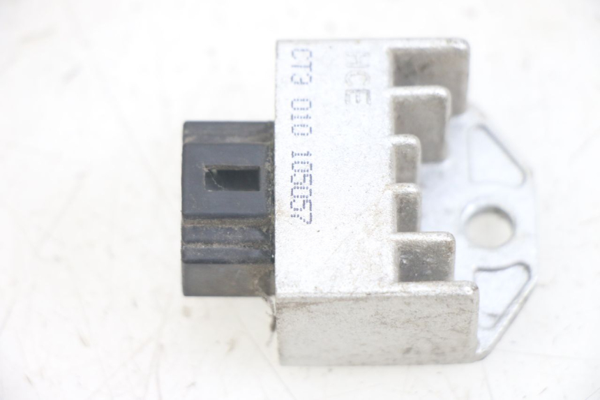 photo de REGULATOR ŁADOWANIA PEUGEOT KISBEE 4T 50 (2010 - 2017) - Widok główny