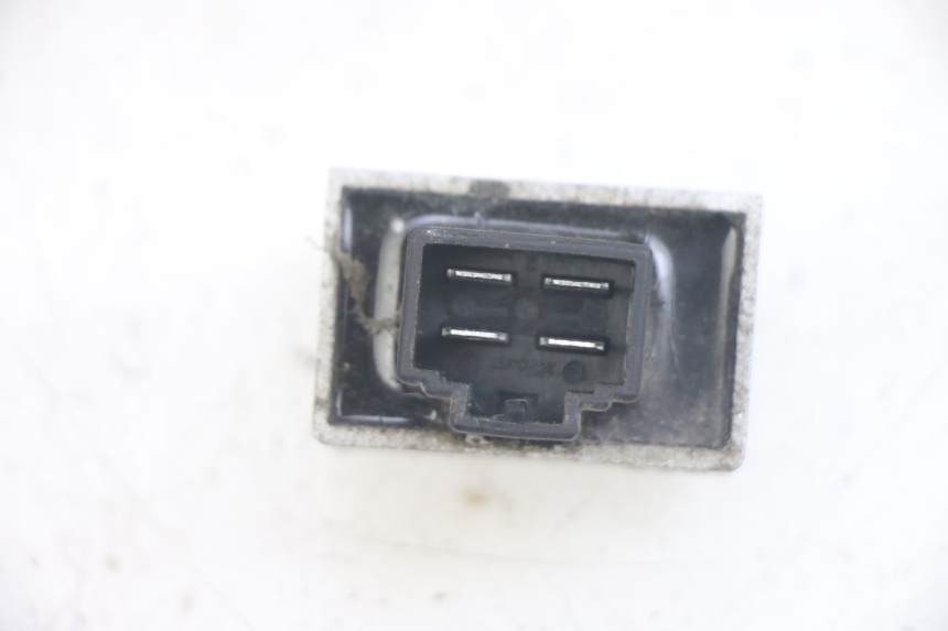 photo de REGULATOR ŁADOWANIA PEUGEOT KISBEE 4T 50 (2010 - 2017) - Szczegół części