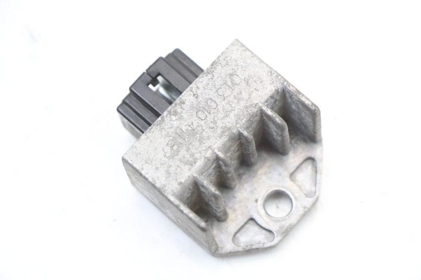 photo de REGULATOR ŁADOWANIA PEUGEOT KISBEE 4T 50 (2010 - 2017) - Szczegół części