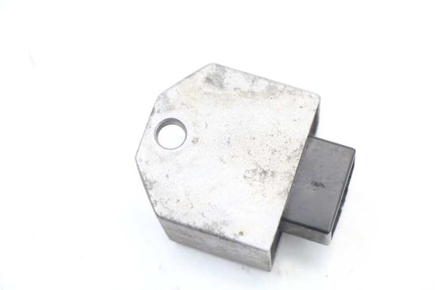 photo de REGULATOR ŁADOWANIA PEUGEOT KISBEE 4T 50 (2010 - 2017) - Inny kąt widzenia