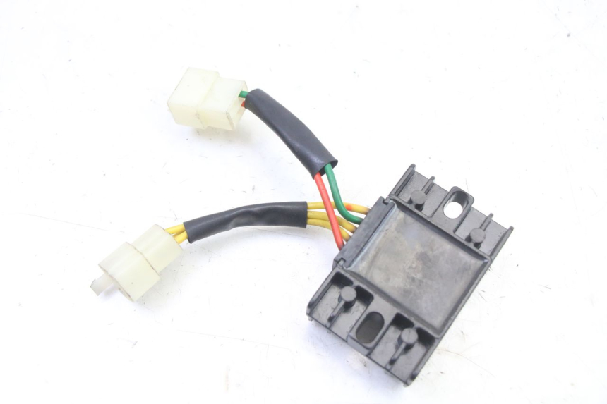 photo de REGULATOR ŁADOWANIA PEUGEOT KISBEE 4T 50 (2018 - 2022) - Inny kąt widzenia