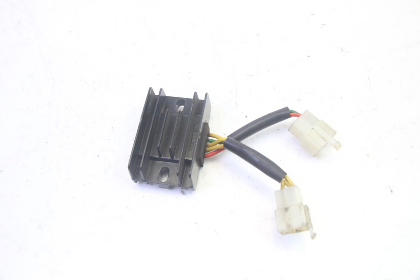 photo de REGULATOR ŁADOWANIA PEUGEOT KISBEE 4T 50 (2018 - 2022) - Szczegół części