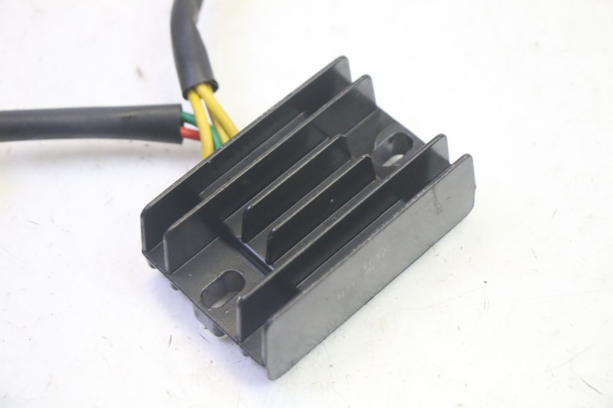 photo de REGULATOR ŁADOWANIA PEUGEOT KISBEE 4T 50 (2018 - 2022) - Szczegół części