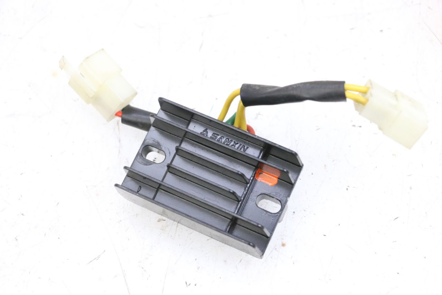 photo de REGULATOR ŁADOWANIA PEUGEOT KISBEE 4T 50 (2018 - 2022) - Widok główny