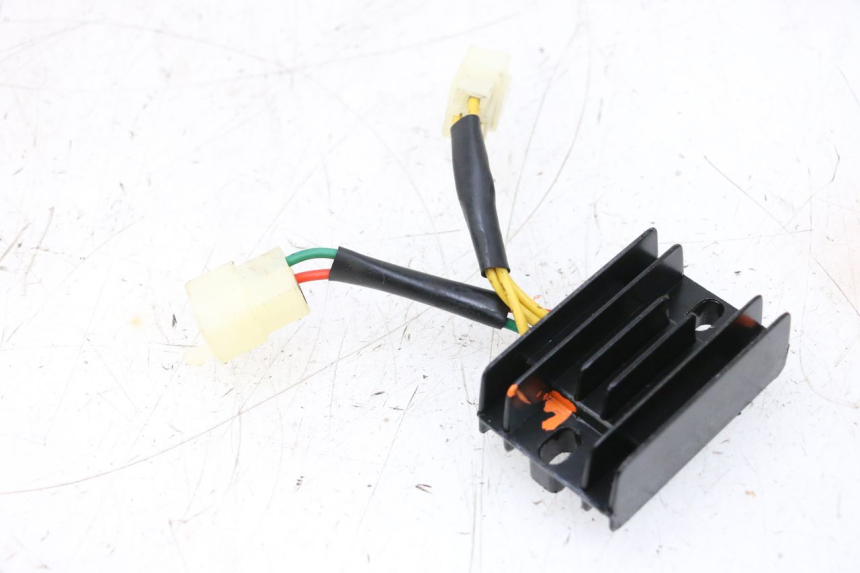 photo de REGULATOR ŁADOWANIA PEUGEOT KISBEE 4T 50 (2018 - 2022) - Widok główny