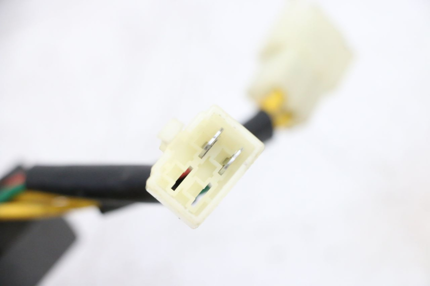 photo de REGULATOR ŁADOWANIA PEUGEOT KISBEE 4T 50 (2018 - 2022) - Zoom stanu zużycia