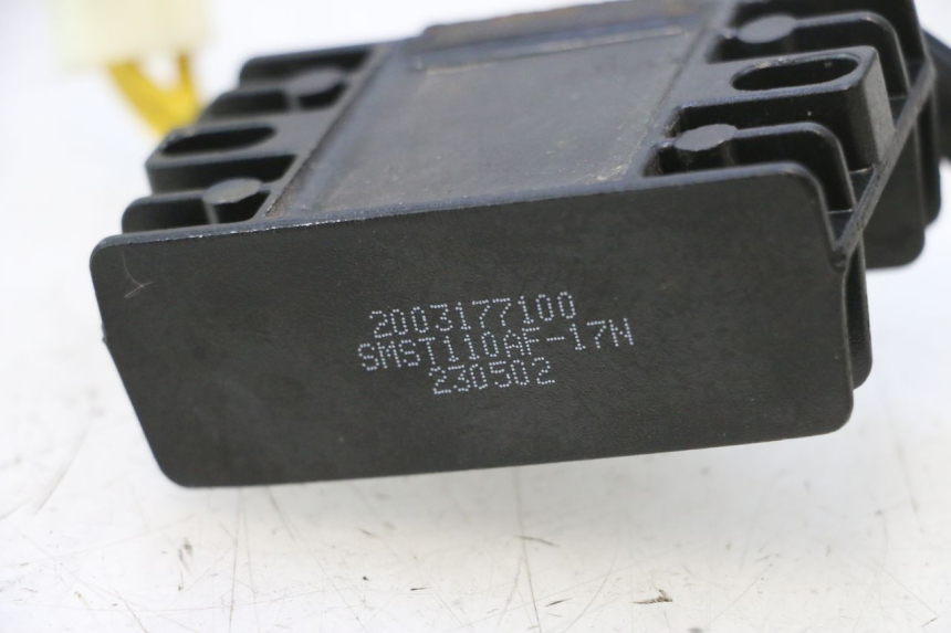 photo de REGULATOR ŁADOWANIA PEUGEOT KISBEE 4T 50 (2023 - 2026) - Zoom stanu zużycia