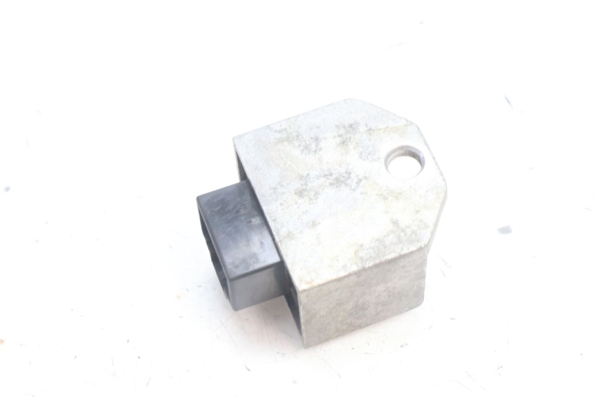 photo de REGULATOR ŁADOWANIA PEUGEOT KISBEE 4T 50 (2010 - 2017) - Inny kąt widzenia