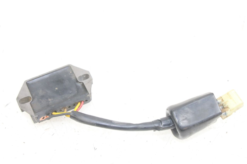 photo de REGULATOR ŁADOWANIA KAWASAKI KXF KX-F 250 (2012 - 2014) - Zbliżenie techniczne