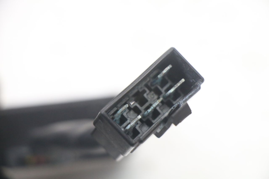 photo de REGULATOR ŁADOWANIA KYMCO PEOPLE S 125 (2000 - 2008) - Inny kąt widzenia