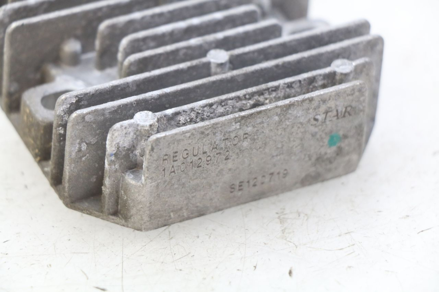 photo de REGULATOR ŁADOWANIA PIAGGIO LIBERTY IGET 4T 50 (2015 - 2020) - Inny kąt widzenia