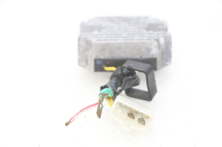 photo de REGULATOR ŁADOWANIA PIAGGIO LIBERTY IGET 4T 50 (2015 - 2020) - Zbliżenie techniczne