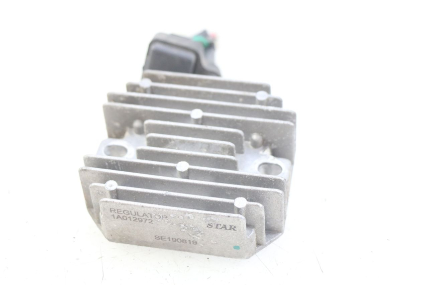 photo de REGULATOR ŁADOWANIA PIAGGIO LIBERTY IGET 4T 50 (2015 - 2020) - Szczegół części