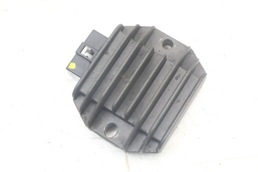 photo de REGULATOR ŁADOWANIA PIAGGIO LIBERTY 125 (2009 - 2013) - Zoom stanu zużycia