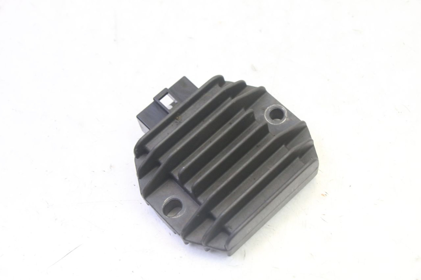 photo de REGULATOR ŁADOWANIA PIAGGIO LIBERTY 125 (1998 - 2008) - Szczegół części