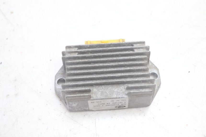 photo de REGULATOR ŁADOWANIA PIAGGIO LIBERTY 50 (1998 - 2003) - Szczegół części