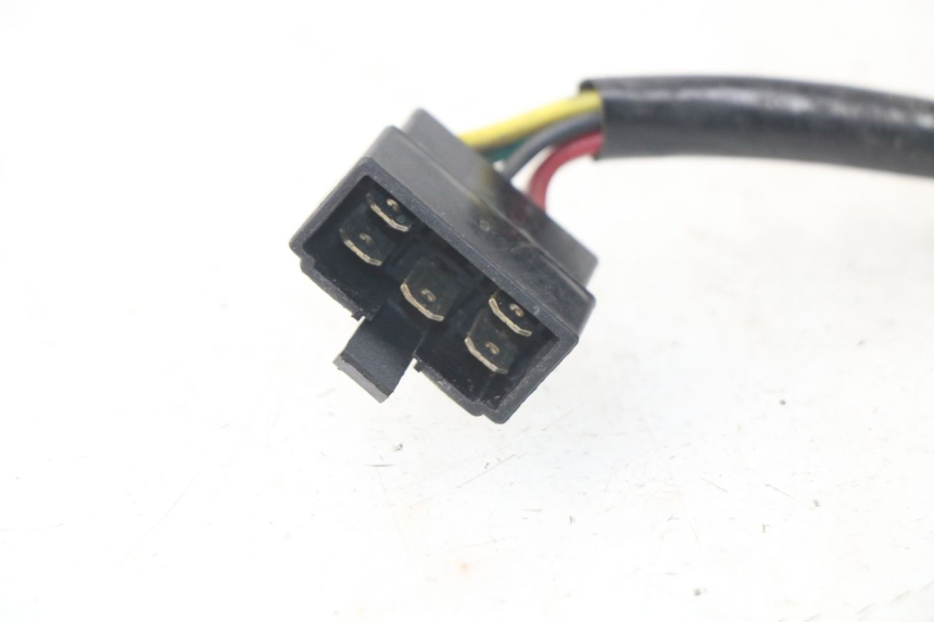 photo de REGULATOR ŁADOWANIA KYMCO LIKE 4T 50 (2009 - 2018) - Zbliżenie techniczne