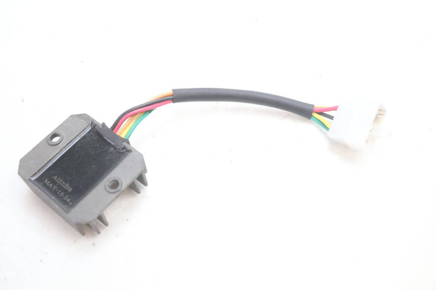 photo de REGULATOR ŁADOWANIA KYMCO LIKE 125 (2009 - 2016) - Zoom stanu zużycia