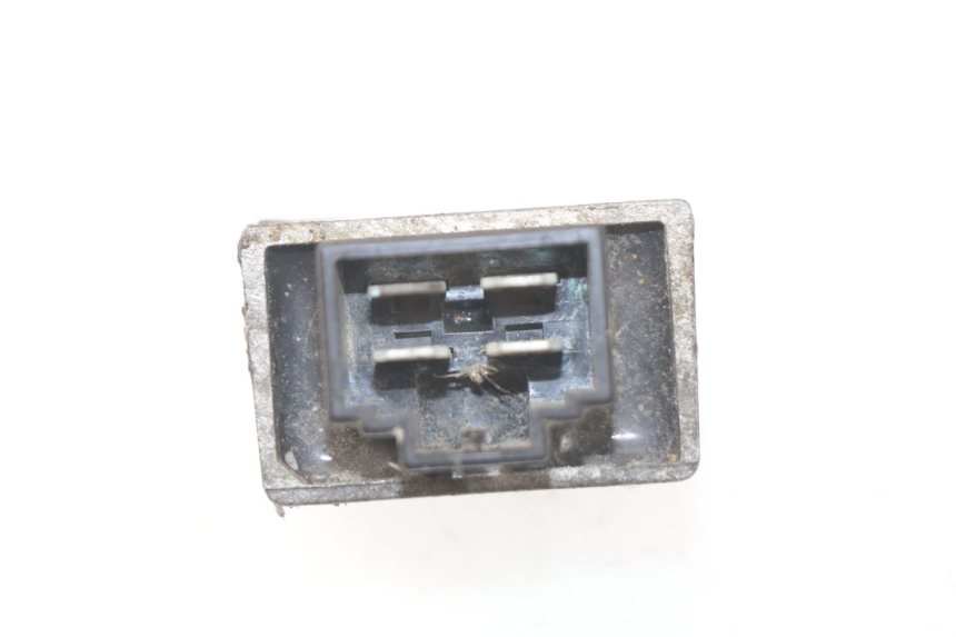 photo de REGULATOR ŁADOWANIA PEUGEOT LUDIX 50 (2005 - 2007) - Zoom stanu zużycia