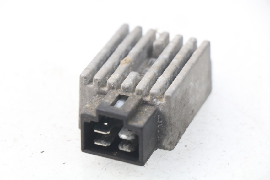 photo de REGULATOR ŁADOWANIA PEUGEOT LUDIX 50 (2008 - 2017) - Szczegół części